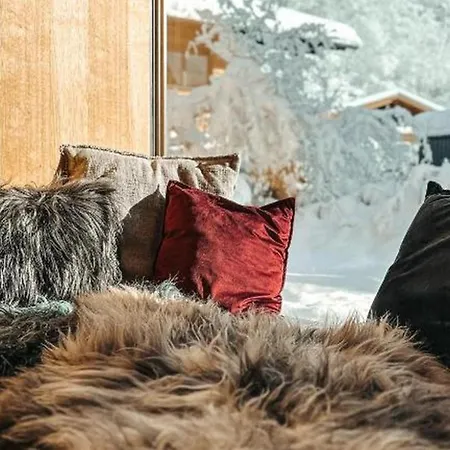 3bdr Splendid Chalet With Sauna And Hot Tub- If You Want To Book, Please Contact On Wh-ats-app - 0034-635-520-036 !!!! 빌라 *