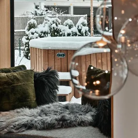 3bdr Splendid Chalet With Sauna And Hot Tub- If You Want To Book, Please Contact On Wh-ats-app - 0034-635-520-036 !!!! 빌라 가르미슈파르텐키르헨