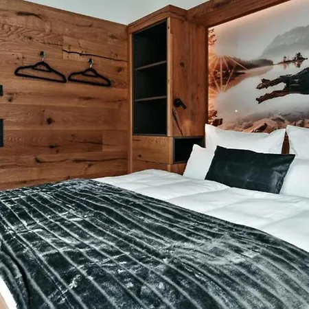 3bdr Splendid Chalet With Sauna And Hot Tub- If You Want To Book, Please Contact On Wh-ats-app - 0034-635-520-036 !!!! * 가르미슈파르텐키르헨